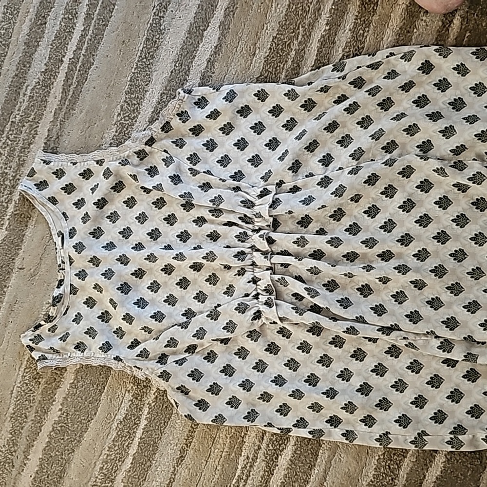 Ladies XL sleeveless top